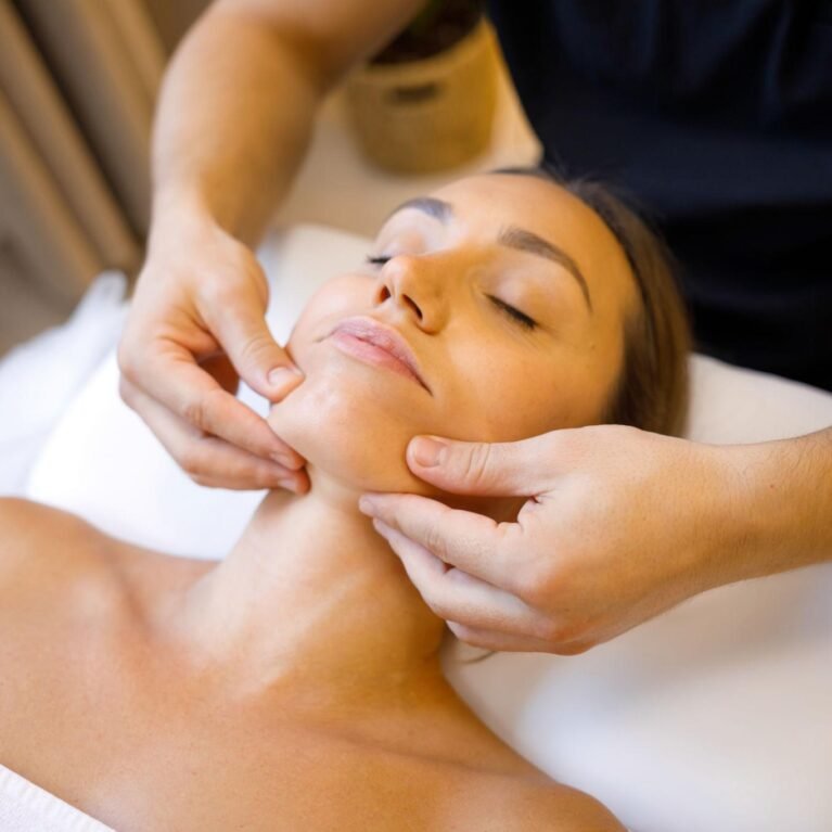 The Role of Facial Massage in a Professional Beauty Treatment