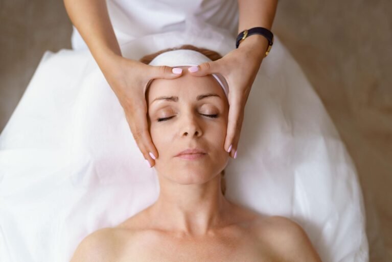 The Role of Facial Massage in a Professional Beauty Treatment